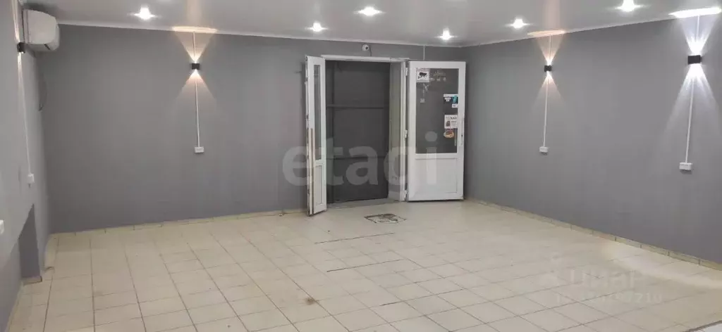 Офис в Крым, Армянск ул. Железнодорожная (50 м) - Фото 0