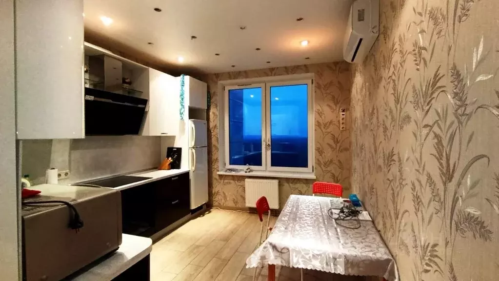 3-к кв. Московская область, Красногорск бул. Космонавтов, 7 (76.7 м) - Фото 0