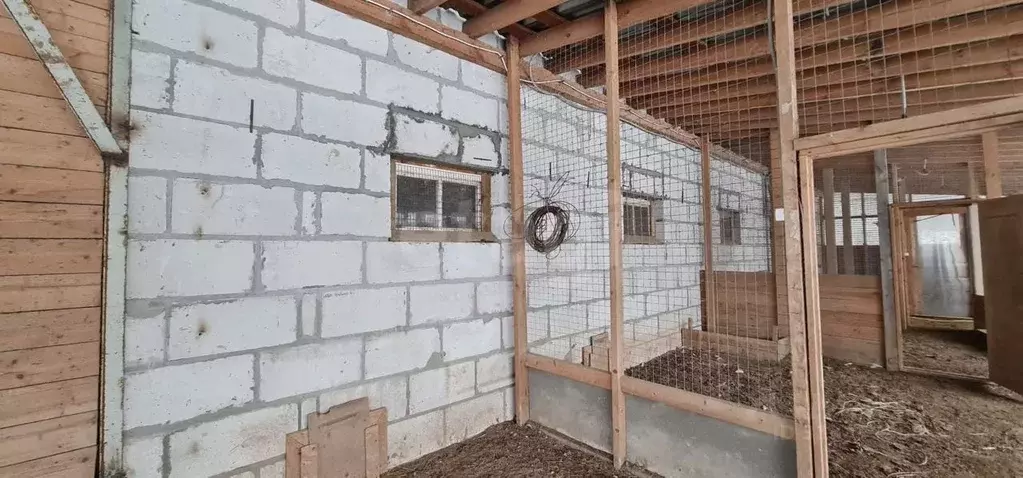 Помещение свободного назначения в Калужская область, пос. Бабынино ул. ... - Фото 1