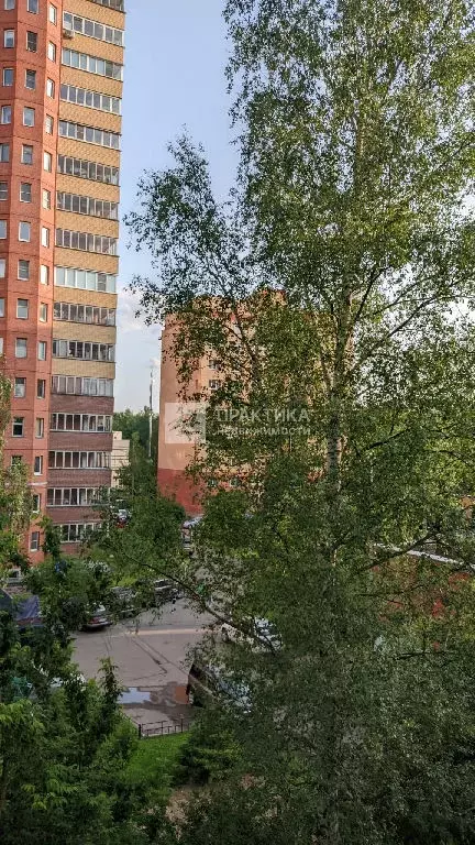 Продается 4-комнатная квартира - Фото 2