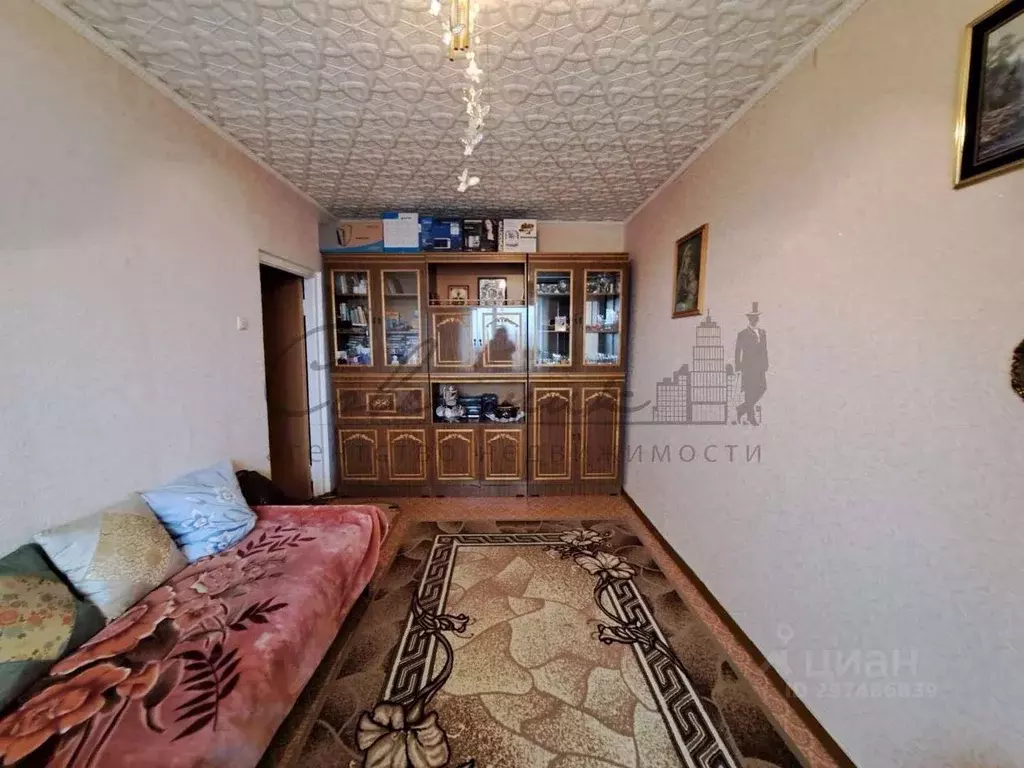 2-к кв. Белгородская область, Старый Оскол ул. Крутикова, 17 (52.0 м) - Фото 0