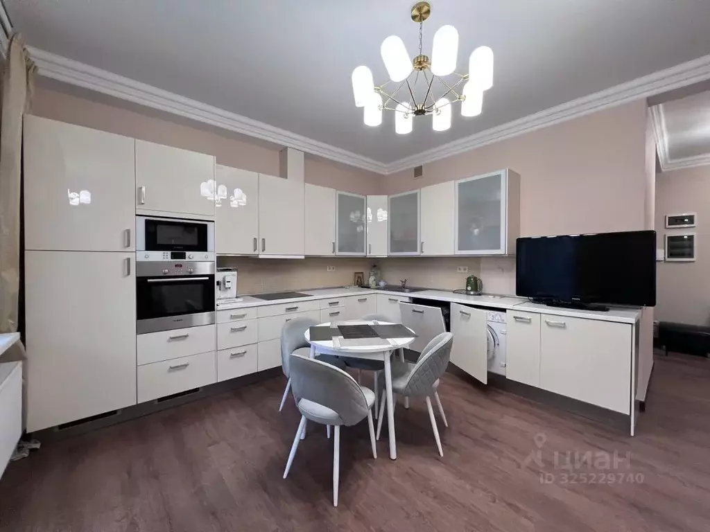 2-к кв. Москва д. Сосенки, ул. Ясеневая, 1к1 (68.0 м) - Фото 1