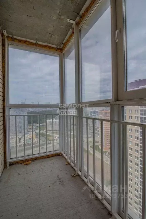 2-к кв. Приморский край, Владивосток ул. Басаргина, 6Бк1 (56.8 м) - Фото 0