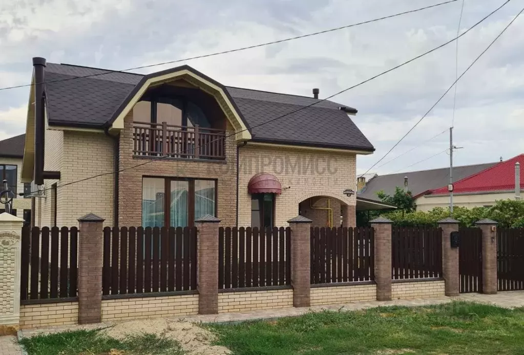 Дом в Краснодарский край, Кореновск 1-й кв-л,  (170 м) - Фото 1