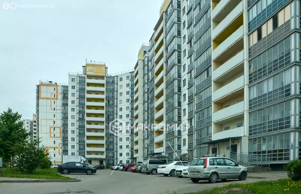 3-комнатная квартира: посёлок Шушары, Московское шоссе, 246А (79.6 м) - Фото 1