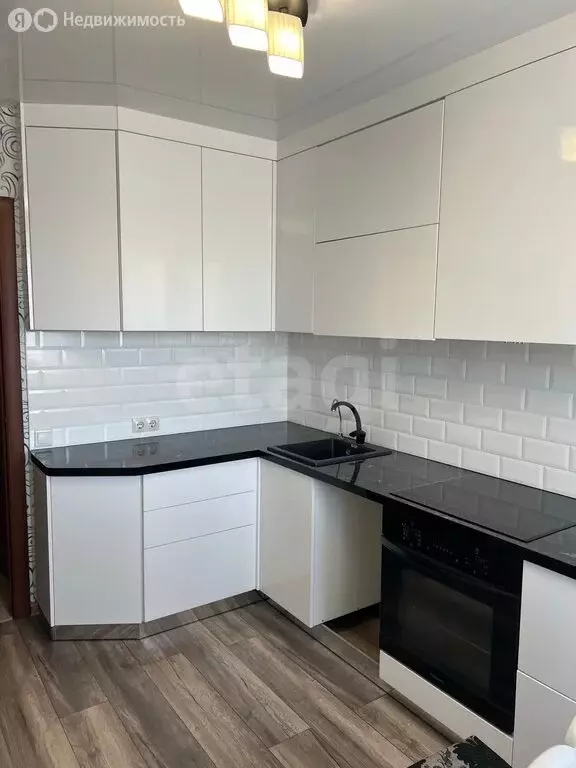 3-комнатная квартира: Тюмень, Западносибирская улица, 18к1 (66 м) - Фото 1