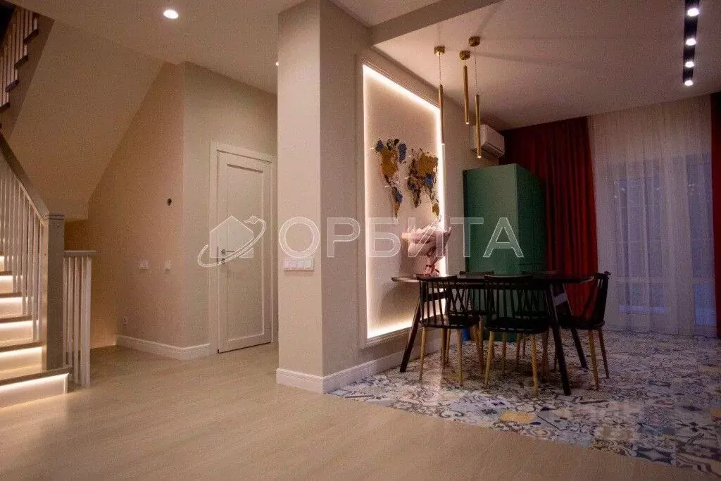 Дом в Тюменская область, Тюмень ул. 8 Августа (267 м) - Фото 2