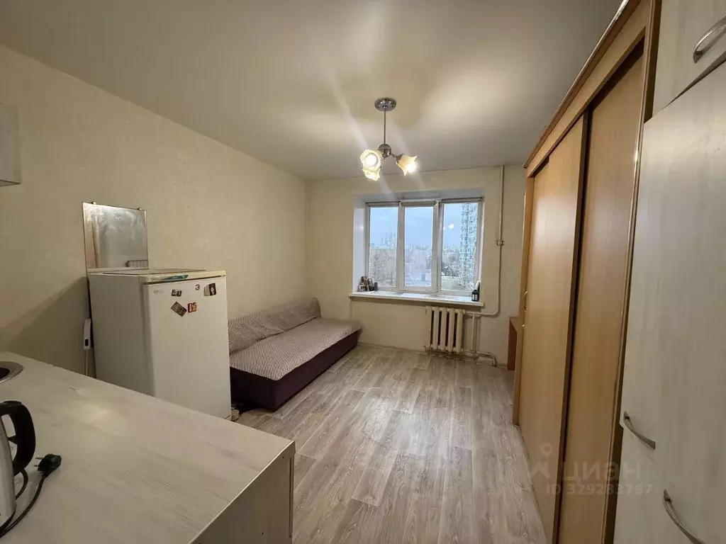 Комната Свердловская область, Екатеринбург ул. Самолетная, 27 (18.2 м) - Фото 1