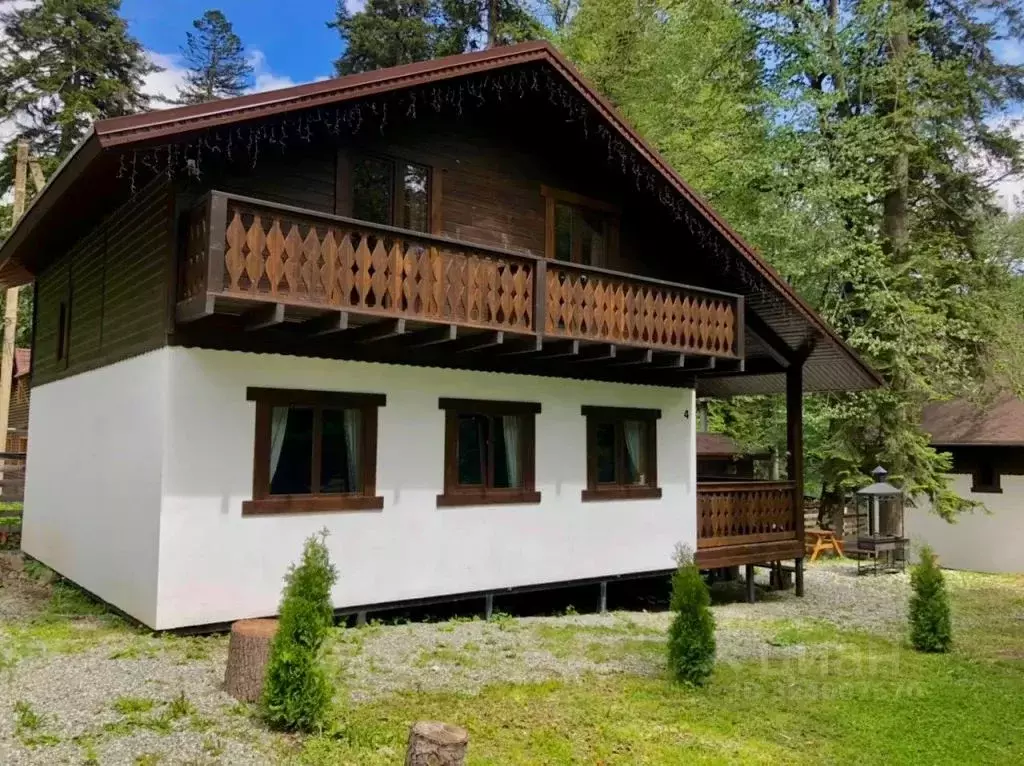 Дом в Карачаево-Черкесия, Зеленчукский район, с. Архыз ул. Банковская, ... - Фото 1