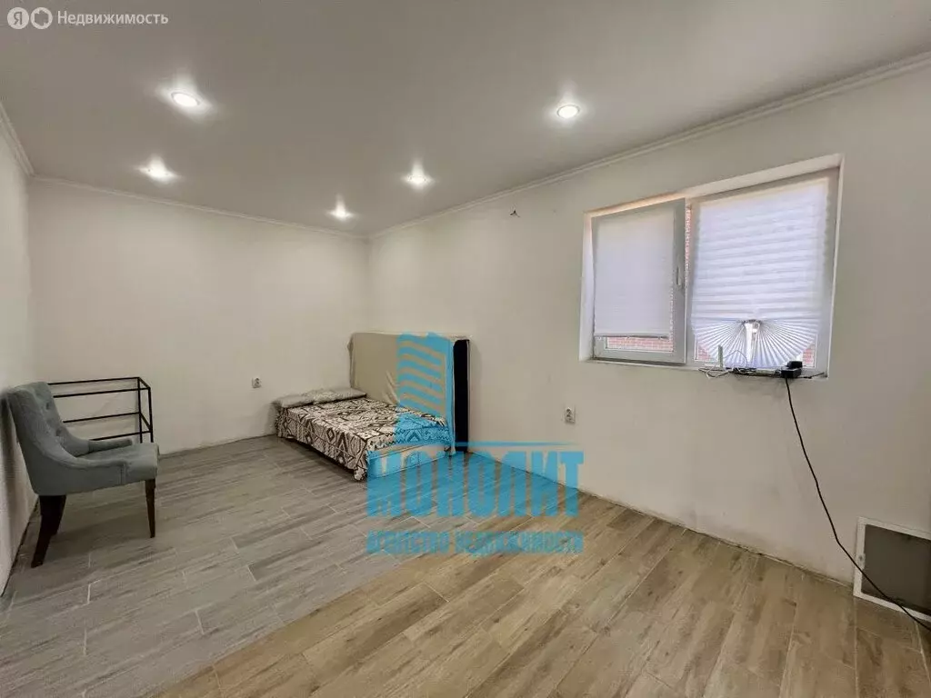 Дом в село Крым, Комсомольская улица, 28 (38 м) - Фото 1