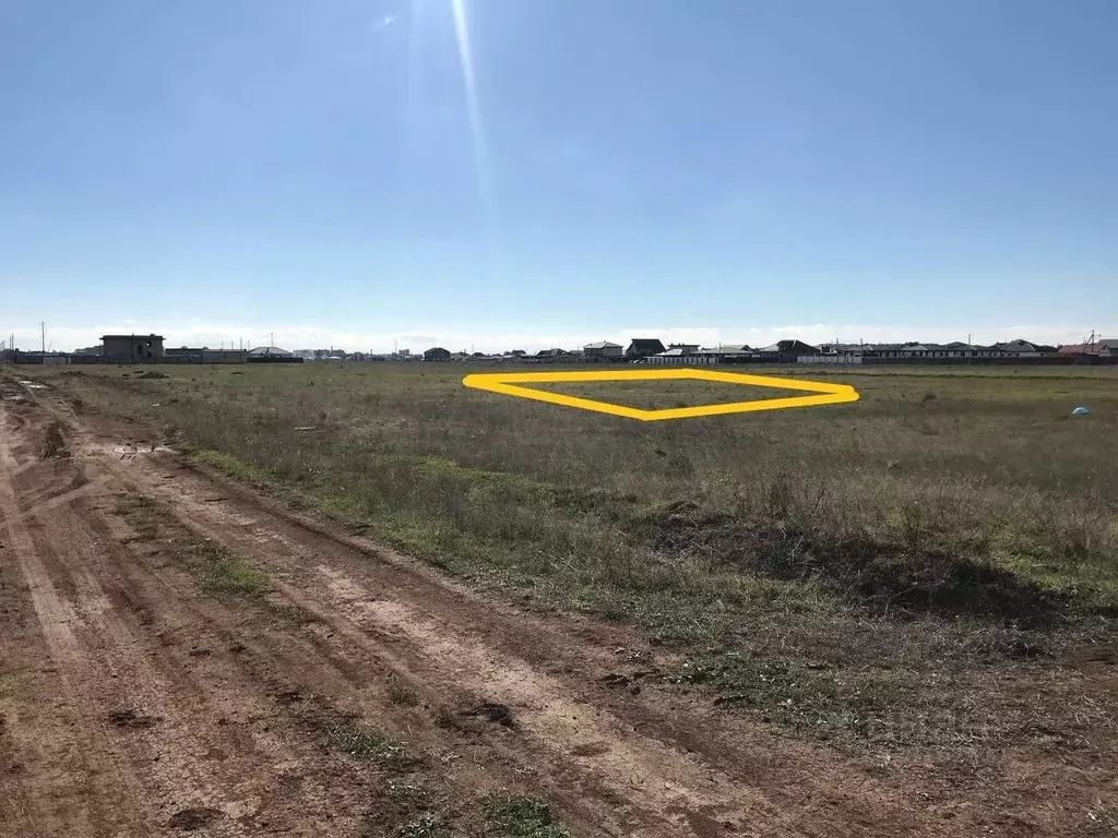 Участок в Крым, Сакский район, с. Уютное  (7.5 сот.) - Фото 1