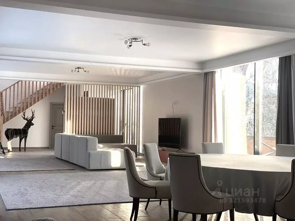 Коттедж в Московская область, Одинцовский городской округ, с. ... - Фото 1