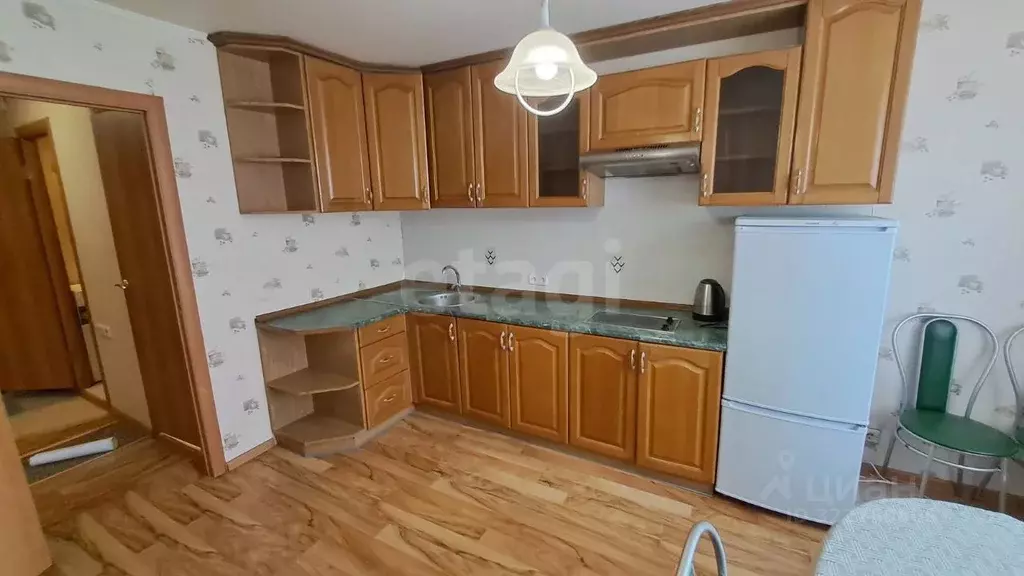 2-к кв. Тюменская область, Тюмень ул. Мельникайте, 125 (70.2 м) - Фото 0