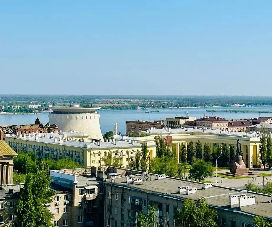 1-к кв. Волгоградская область, Волгоград Коммунистическая ул., 56 ... - Фото 0