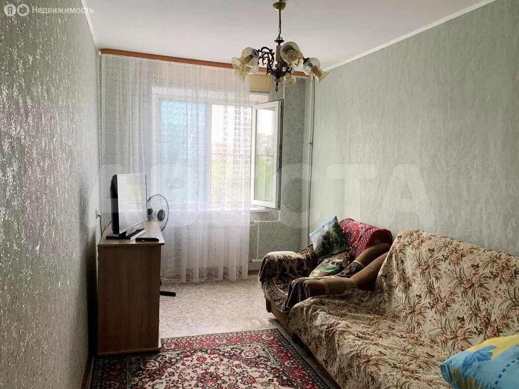 2-комнатная квартира: Омск, улица Арнольда Нейбута, 64 (40.3 м) - Фото 1