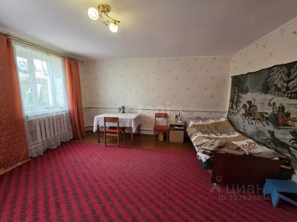 Дом в Крым, Сакский район, Ореховское с/пос, с. Червоное ул. ... - Фото 1