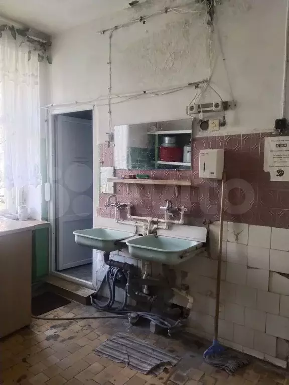 Комната 15 м в 6-к., 2/3 эт. - Фото 1