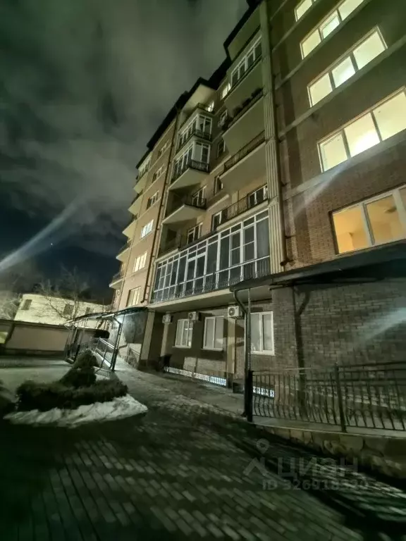 2-к кв. Кабардино-Балкария, Нальчик ул. Суворова, 7 (65.0 м) - Фото 1