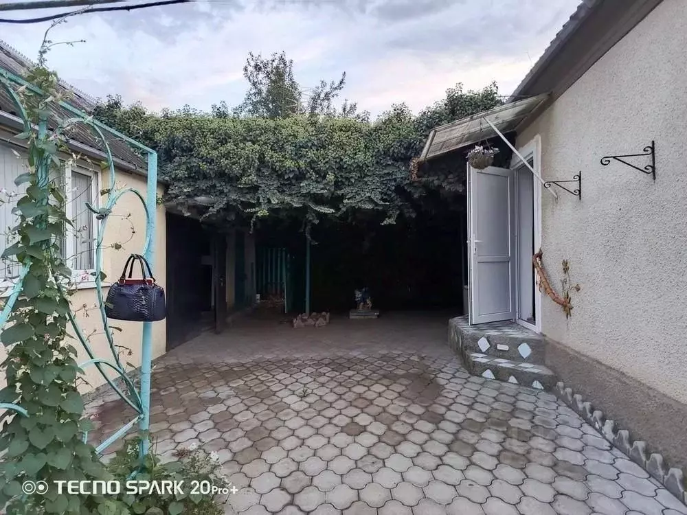 Дом в Краснодарский край, Крымский район, Варениковская ст-ца  (30 м) - Фото 2