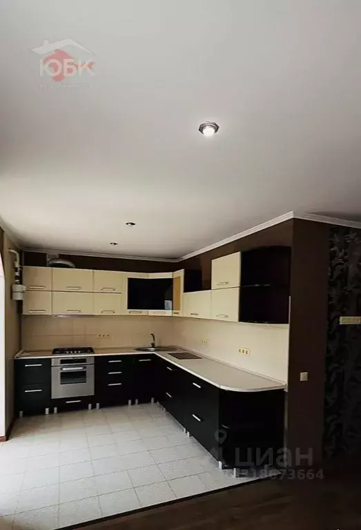 3-к кв. Крым, Евпатория ул. Дмитрия Ульянова, 13 (97.1 м) - Фото 1