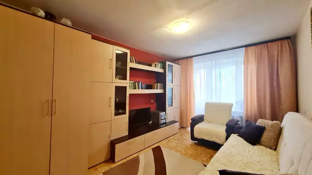 3-к кв. Кировская область, Киров ул. Опарина, 5 (50.3 м) - Фото 1