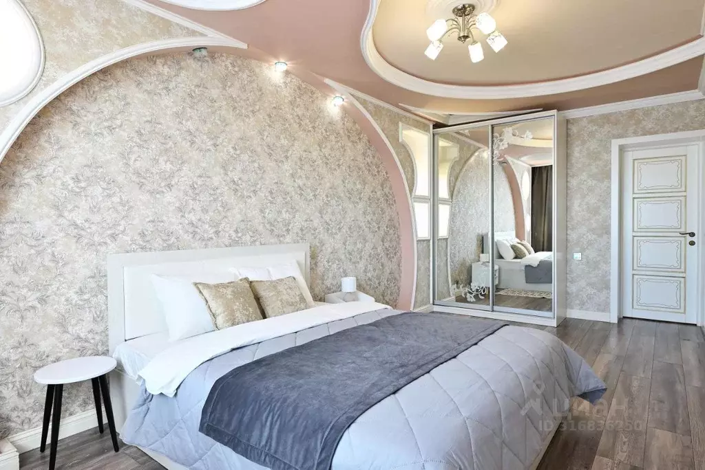 2-к кв. Татарстан, Казань ул. Галиаскара Камала, 51 (70.0 м) - Фото 0
