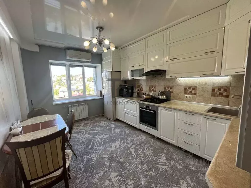 3-к кв. Волгоградская область, Волгоград пос. Ангарский, ул. Маршала ... - Фото 1