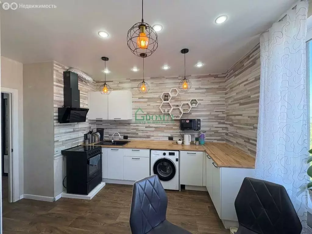 2-комнатная квартира: Тобольск, микрорайон Центральный, 27 (56 м) - Фото 1