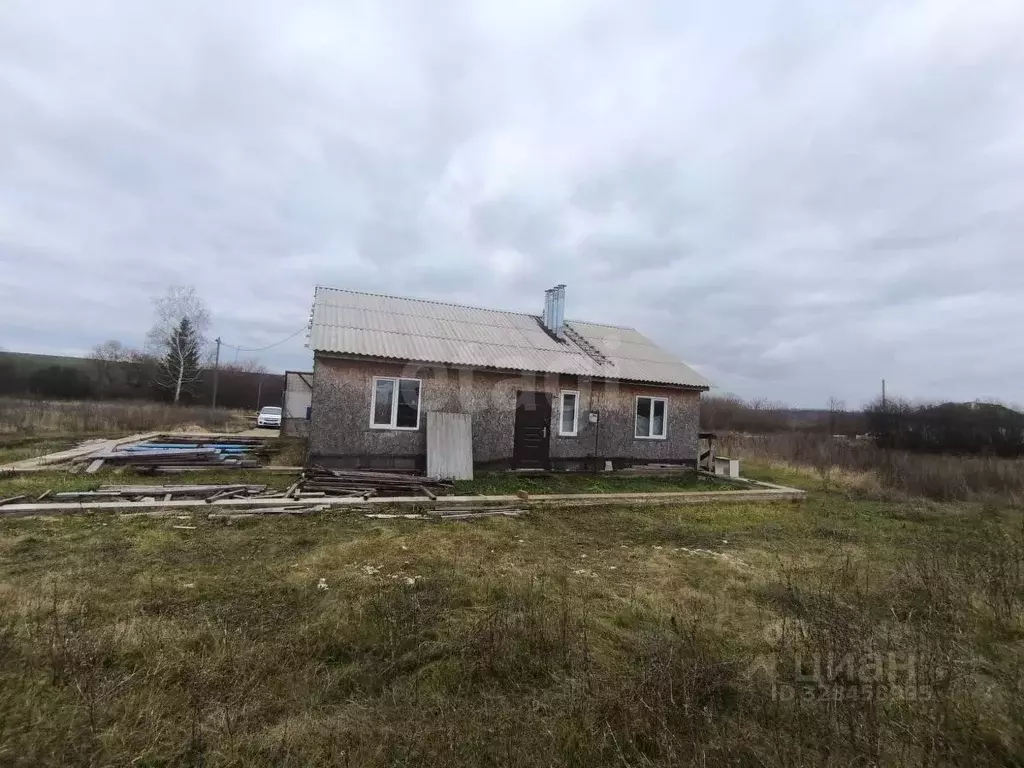 Дом в Орловская область, Ливенский район, Сергиевское с/пос, с. ... - Фото 2