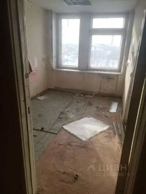 Помещение свободного назначения в Свердловская область, Талица ул. ... - Фото 1
