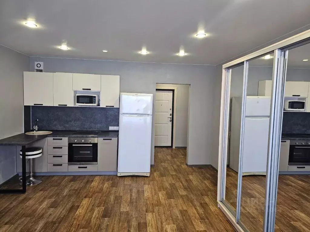 Студия Новосибирская область, Новосибирск ул. Плющихинская, 1 (33.0 м) - Фото 1