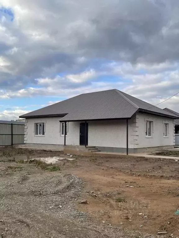 Дом в Оренбургская область, Оренбургский район, Весенний сельсовет, ... - Фото 1