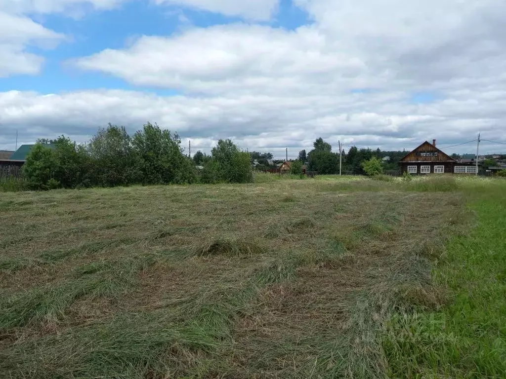 Участок в Свердловская область, Сысертский городской округ, с. ... - Фото 0