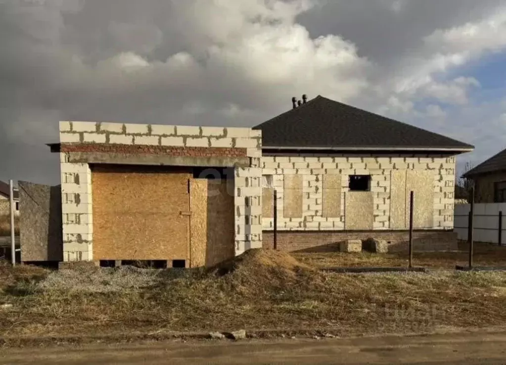 Участок в Челябинская область, Троицк ул. Имени Е.М.Мокеева (9.0 сот.) - Фото 1