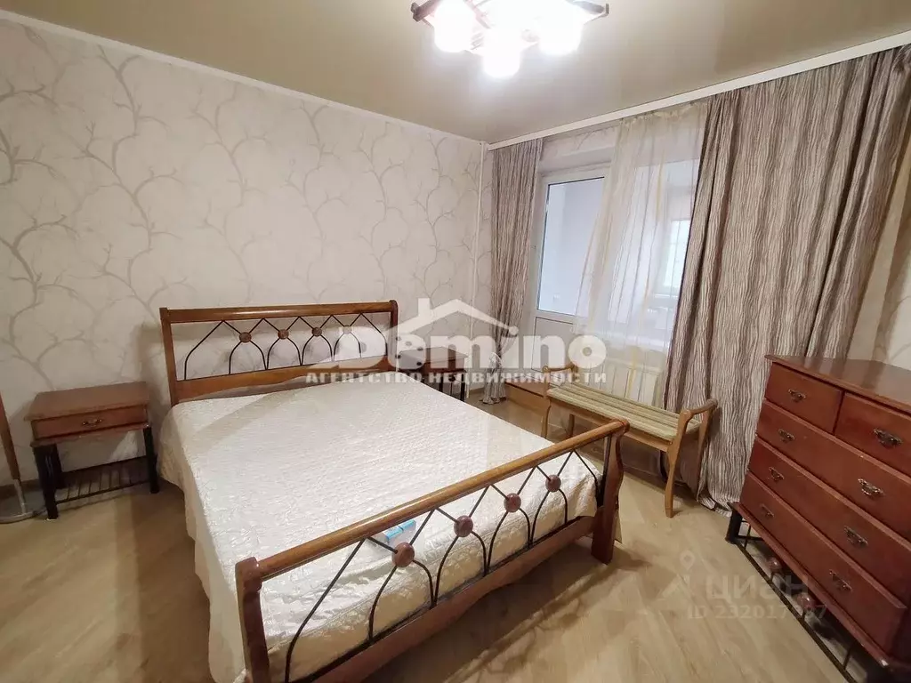 2-к кв. Калужская область, Калуга ул. Дзержинского, 1/46 (80.0 м) - Фото 0