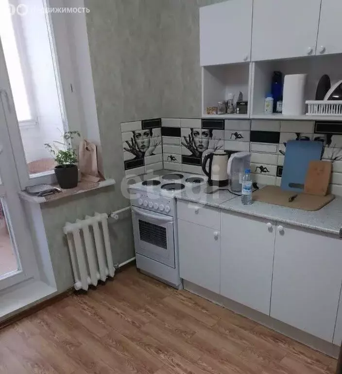 1-комнатная квартира: Омск, улица Леонида Маслова, 2 (40 м) - Фото 1