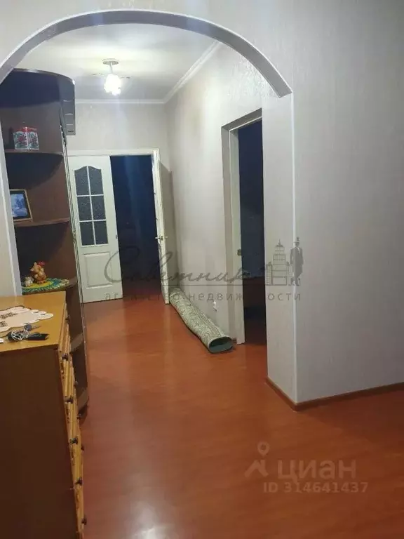 2-к кв. Белгородская область, Старый Оскол Степной мкр, 16 (64.0 м) - Фото 0