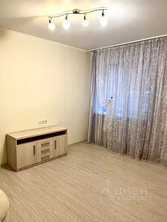 2-к кв. Саратовская область, Энгельс Минская ул., 32 (80.0 м) - Фото 1