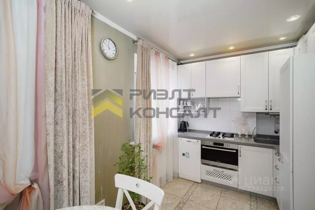 2-к кв. Омская область, Омск наб. Иртышская, 48 (42.0 м) - Фото 2