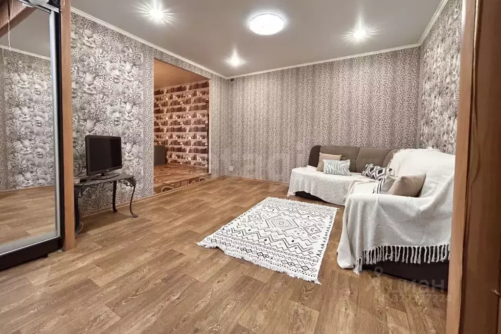 Дом в Челябинская область, Миасс ул. 40 лет Октября, 4А (170 м) - Фото 1