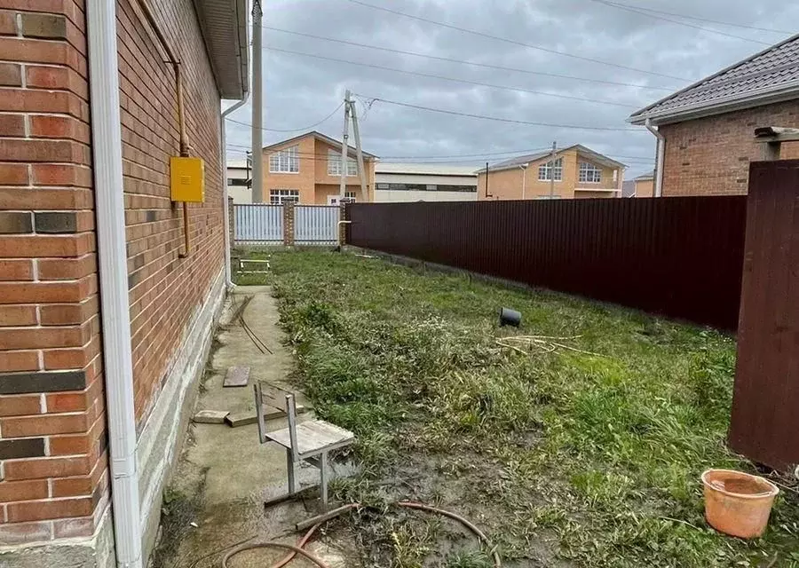 Дом в Адыгея, Тахтамукайский район, Яблоновский пгт ул. Гагарина, 81 ... - Фото 2