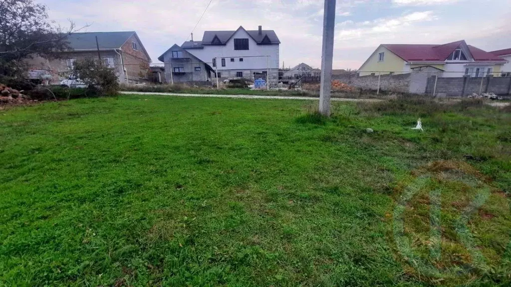 Участок в Крым, Симферопольский район, Чистенское с/пос, с. Фонтаны ... - Фото 1