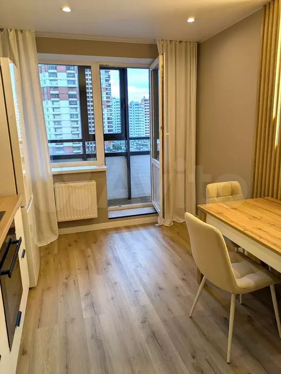2-к. квартира, 70 м, 7/25 эт. - Фото 1