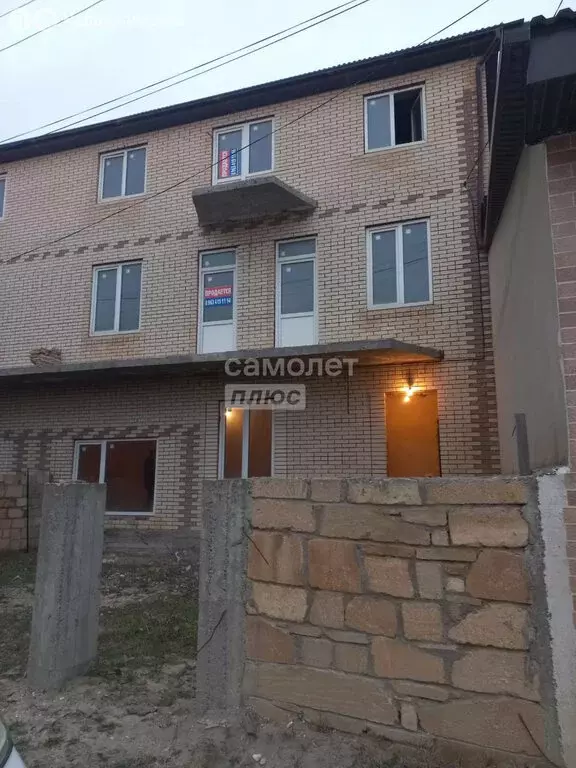 Дом в Махачкала, микрорайон Караман-5 (160 м) - Фото 1