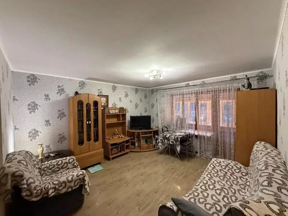 3-к кв. Татарстан, Зеленодольский район, Октябрьское с/пос, пос. ... - Фото 1