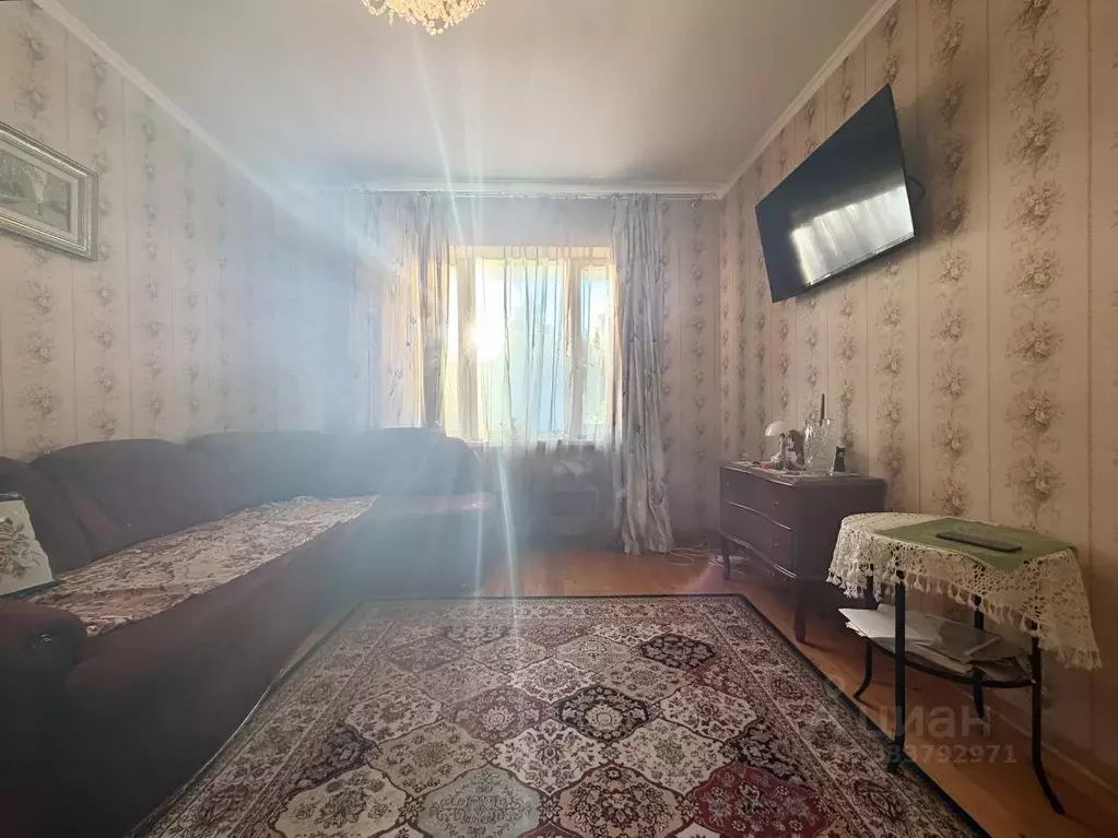 2-к кв. Московская область, Красногорск Школьная ул., 1 (49.3 м) - Фото 1