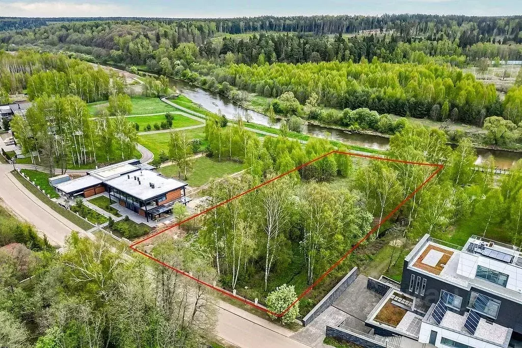 Участок в Московская область, Красногорск городской округ, д. ... - Фото 1