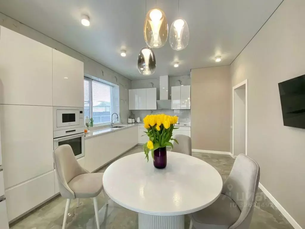 Дом в Волгоградская область, Среднеахтубинский район, Фрунзенское ... - Фото 1