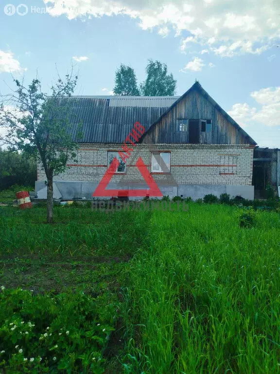 Дом в Свердловская область, Каменский муниципальный округ, село ... - Фото 1
