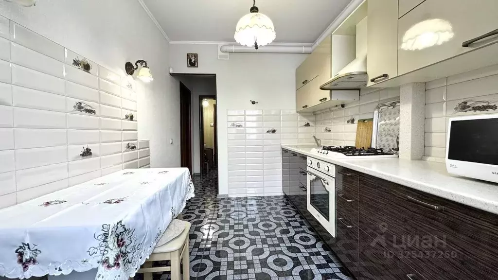 3-к кв. Нижегородская область, Нижний Новгород Каширская ул., 70к1 ... - Фото 2